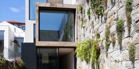 Casa Bonjardim by Atka Arquitectos