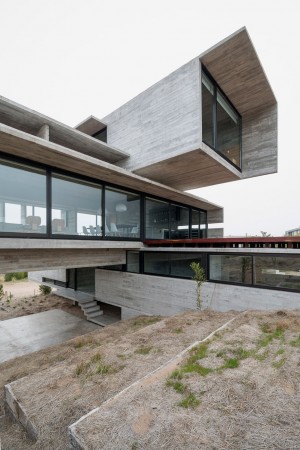 Casa Golf by Luciano Kruk