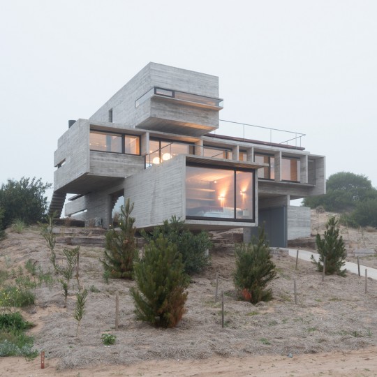 Casa Golf by Luciano Kruk