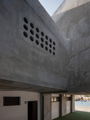 Cerrillo school by Elisa Valero