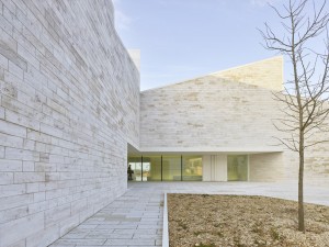 Cour et Jardin by Fernandez & Serres