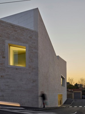 Cour et Jardin by Fernandez & Serres