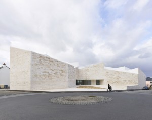 Cour et Jardin by Fernandez & Serres