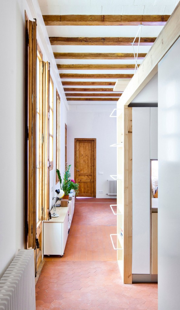 Apartment refurbishment in Gran Via, Barcelona by Anna & Eugeni Bach