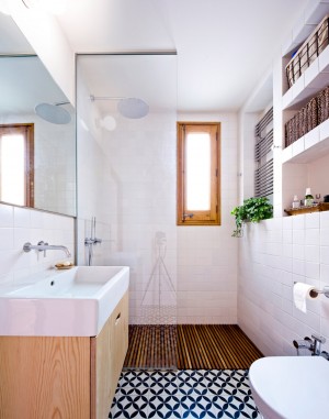 Apartment refurbishment in Gran Via, Barcelona by Anna & Eugeni Bach