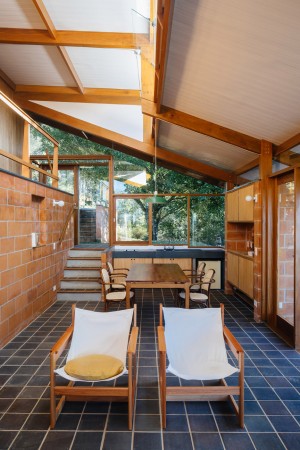 Half-slope House by Denis Joelsons Gabriela Barauna Uchida