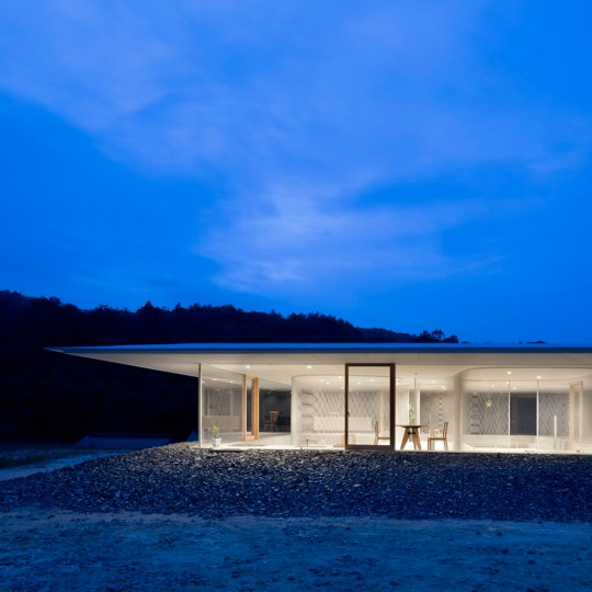 Hiroshima Hut by Suppose Design Office