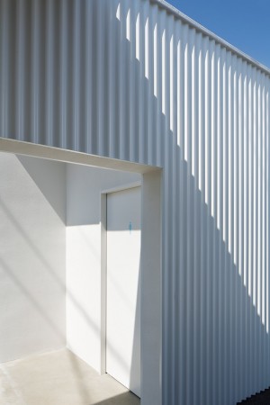 Isemachi Public Toilet by Kubo Tsushima Architects