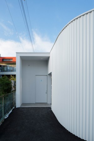 Isemachi Public Toilet by Kubo Tsushima Architects