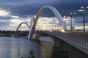 Juscelino Kubitschek Bridge by Alexandre Chan