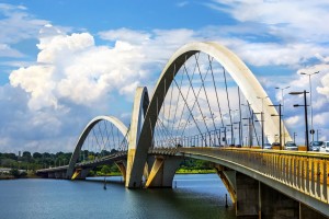 Juscelino Kubitschek Bridge by Alexandre Chan