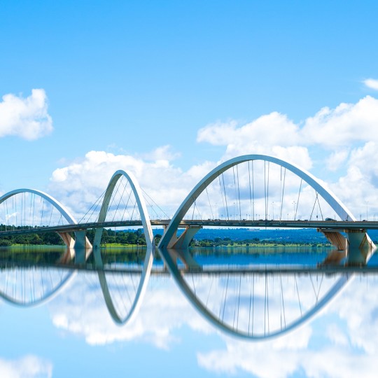 Juscelino Kubitschek Bridge by Alexandre Chan