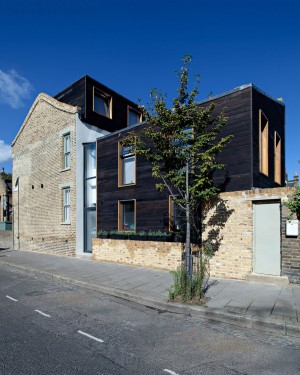Kenworthy Road by Chris Dyson Architects