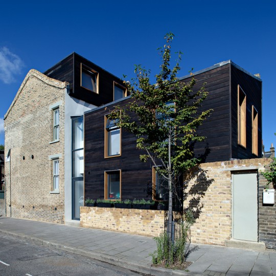 Kenworthy Road by Chris Dyson Architects