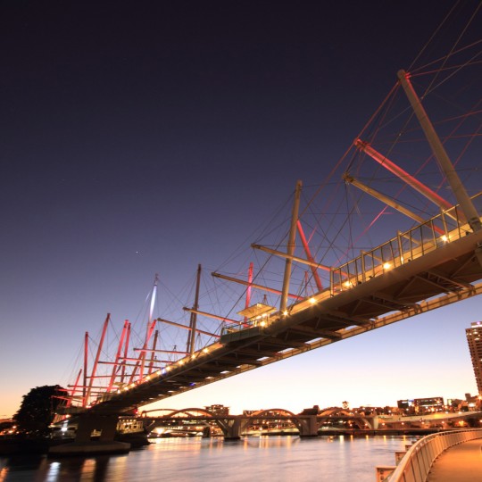 Kurilpa Bridge by Cox Rayner Architects and Arup