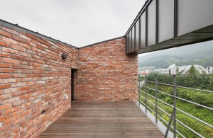 L House by AandD
