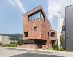 L House by AandD