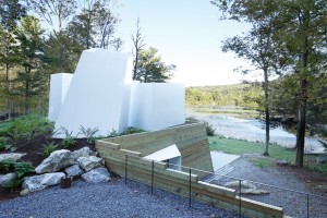 Lake house by Taylor and Miller