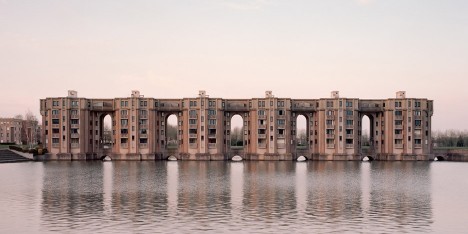 Souvenir d'un Futur photography series by Laurent Kronental