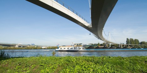 Nescio Bridge by Wilkinson Eyre