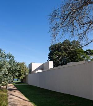Panieira house in Brazil by Bloco Arquitetos