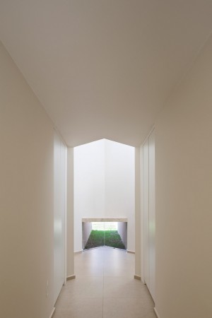 Panieira house in Brazil by Bloco Arquitetos