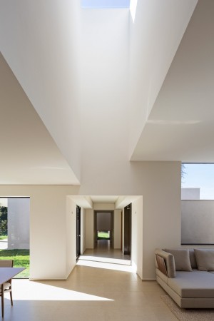 Panieira house in Brazil by Bloco Arquitetos
