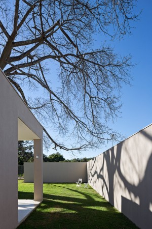 Panieira house in Brazil by Bloco Arquitetos