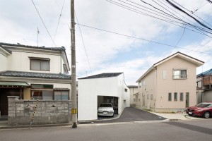 Roadside House by NAF Architects and Design