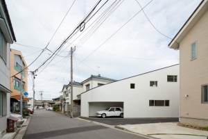 Roadside House by NAF Architects and Design