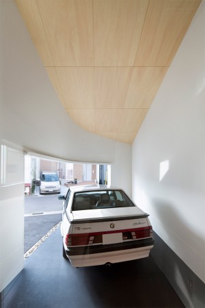 Roadside House by NAF Architects and Design