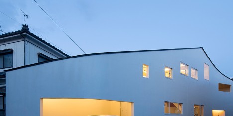 Roadside House by NAF Architects and Design