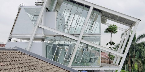 Rumah Miring by Budi Pradono Architects