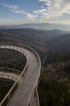 Sky Walk by Franek Architects