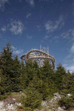 Sky Walk by Franek Architects