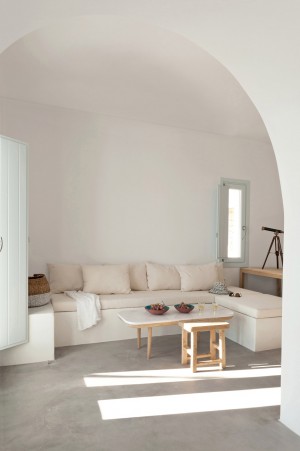 Summer house on the mountain by Kapsimalis Architects