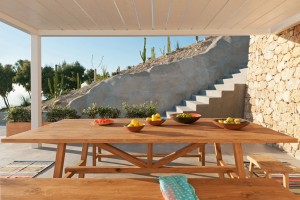 Summer house on the mountain by Kapsimalis Architects