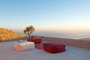 Summer house on the mountain by Kapsimalis Architects