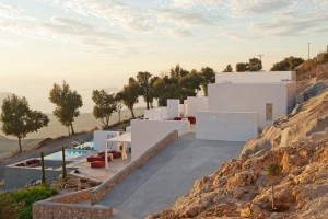 Summer house on the mountain by Kapsimalis Architects