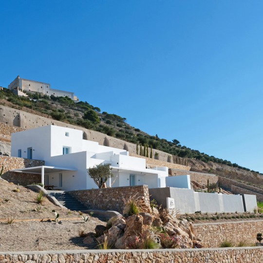Summer house on the mountain by Kapsimalis Architects