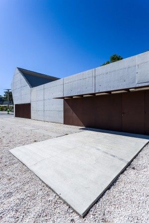 Tanatorium by Salas Architecture + Design
