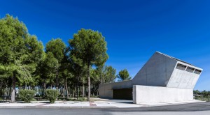 Tanatorium by Salas Architecture + Design