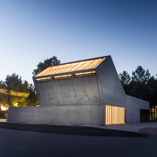 Tanatorium by Salas Architecture + Design
