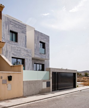 A&T House by Ariasrecalde Taller de Arquitectura