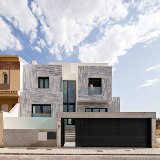 A&T House by Ariasrecalde Taller de Arquitectura