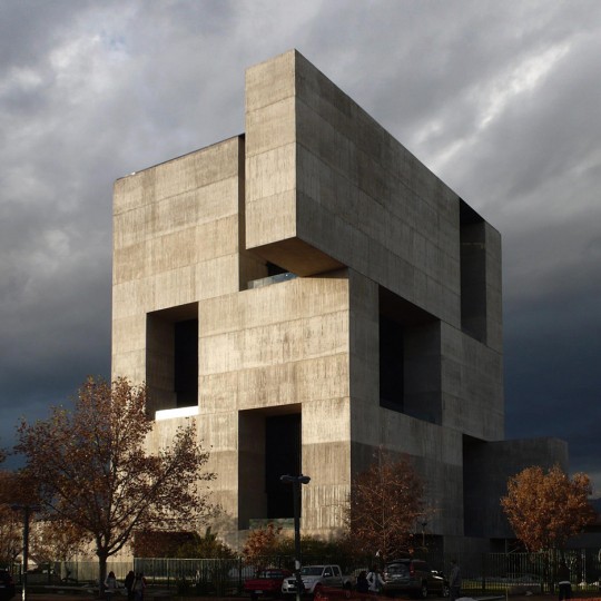 Alejandro-Aravena-Innovation-Center_dezeen_936_1