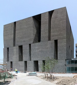 Alejandro-Aravena-Novartis-Campus-Shanghai-Office-Building_dezeen_936_1