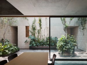 Antonio Sola House in Mexico City by Ambrosi Etchegaray