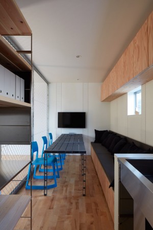 Basketball Court House by Koizumi Sekkei