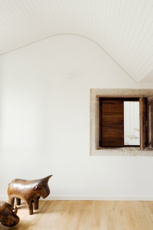 Casa do Medio by Arrokabe Arquitectos